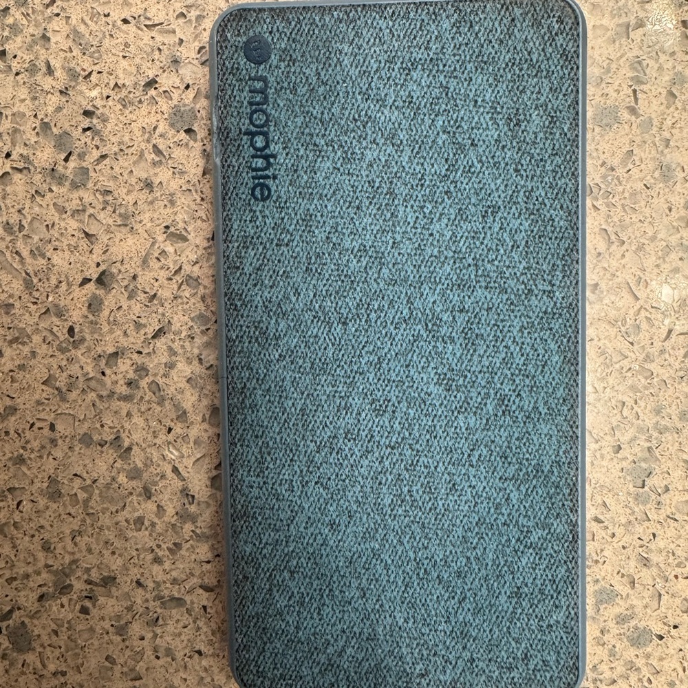 Mophie portable charger - Blue